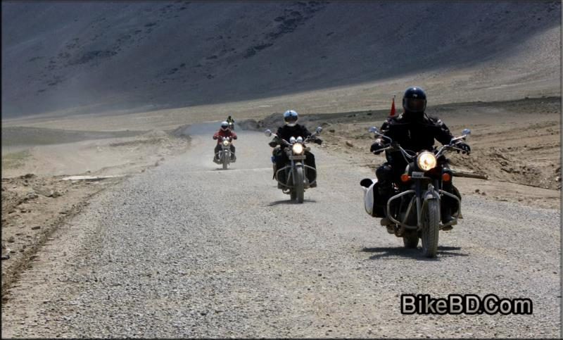 motorcycle-group-ride-advantages-disadvantages