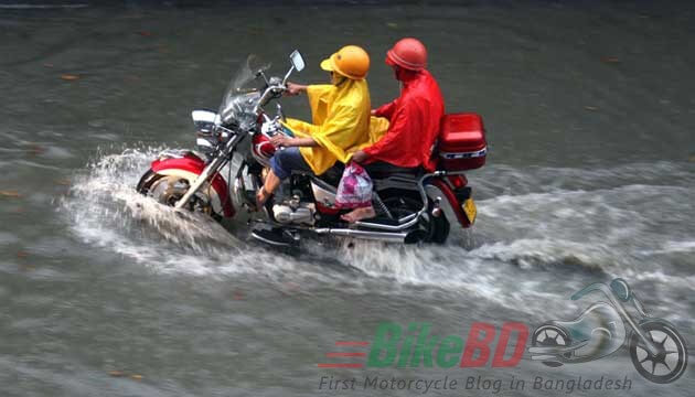 ride motorcycle in rain