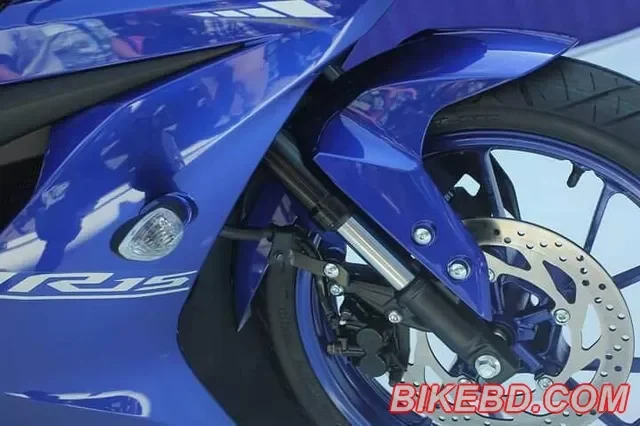 Yamaha R15 V3 sports bike