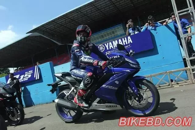 Yamaha R15 V3 sports bike