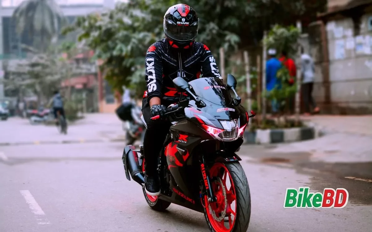 suzuki gsx-r150 black red