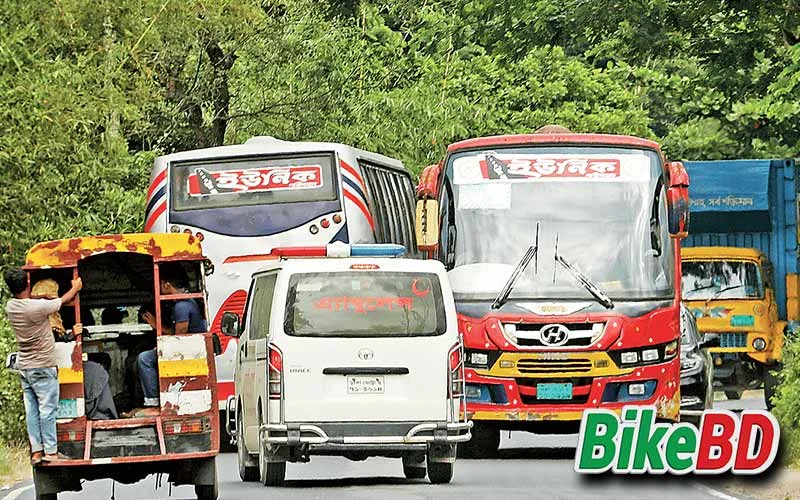 সব যানবাহনের অতিরিক্ত গতিঃ