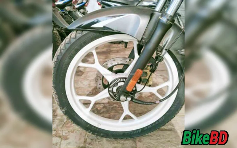 বাজাজ ইন্ডিয়াতে নিয়ে আসলো 110cc তে ABS!