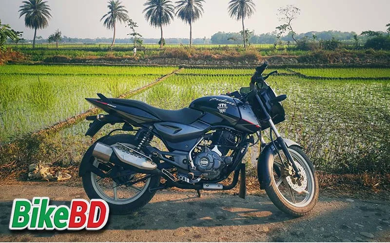 bajaj pulsar 150 sd black colour bike side view