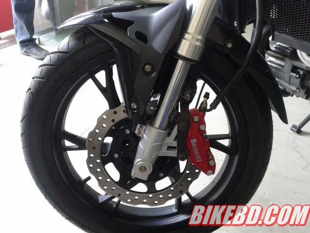 benelli tnt150 brakes