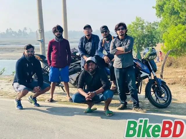 bike tour group photo