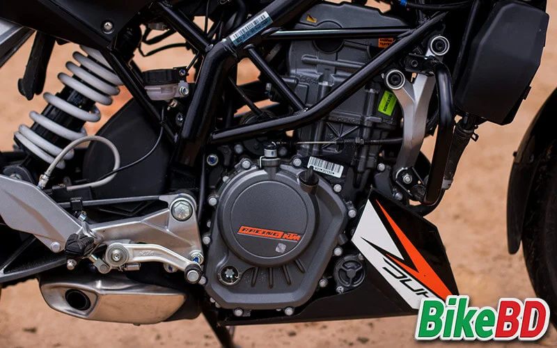 ktm duke 125 mileage