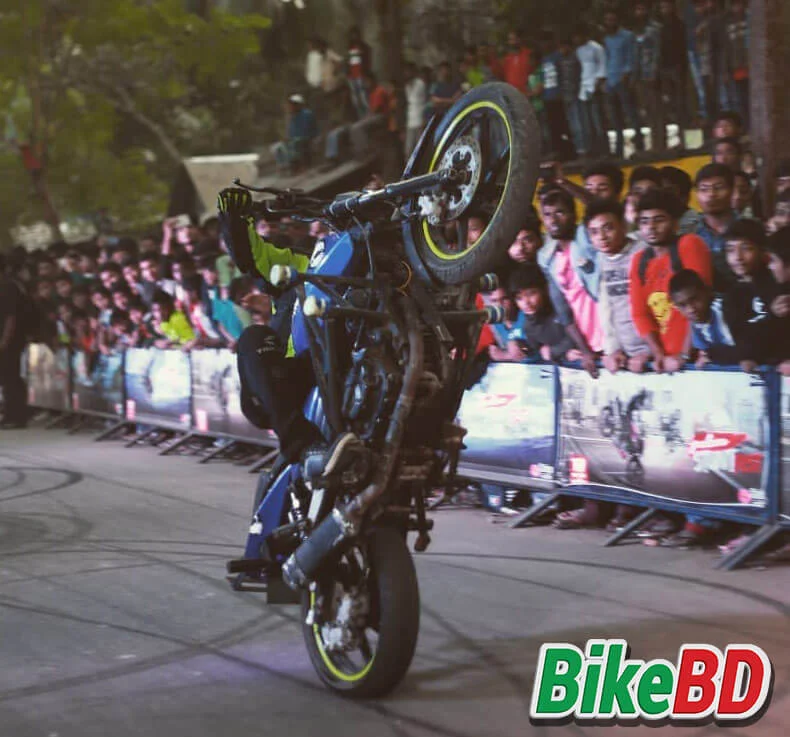 motorcycle stunt in bangladesh