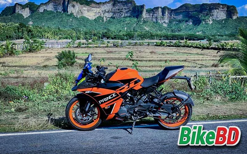 ktm rc 125 side view