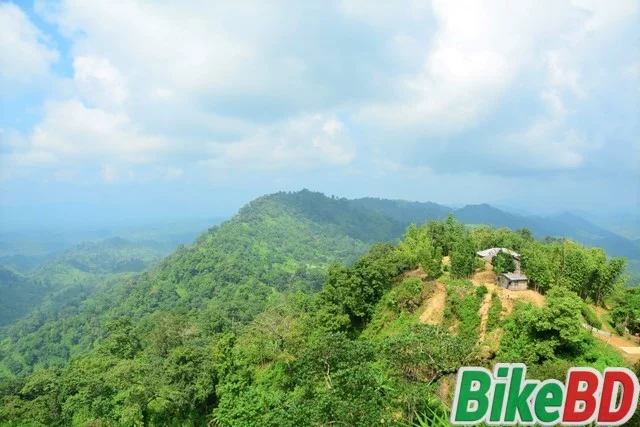 sajek velly bike tour group riding