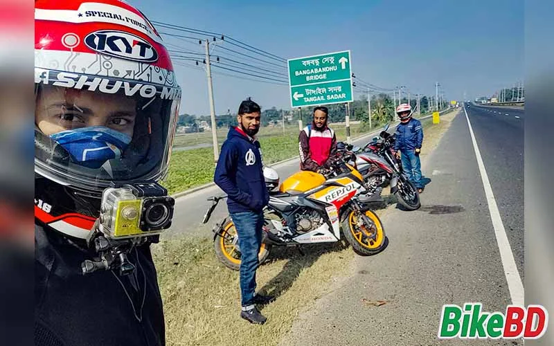 suzuki bandit 150 bike at highway