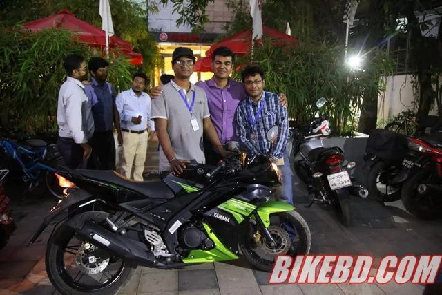 team-bikebd-with-yamaha-r15s