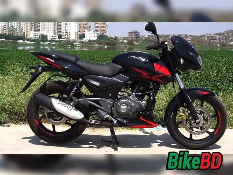 bajaj pulsar 150 twin disc abs side view