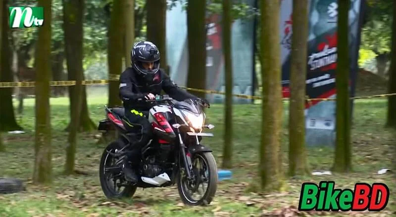 bajaj pulsar stuntmania