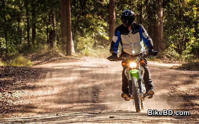 kawasaki-klx-150bf-feature-riding-handling-top-speed