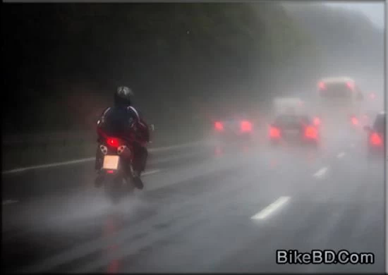 Motorcycle Riding On a Rainy Day – 5 Tips