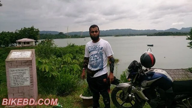 motorcycle-traveler-in-bangladesh