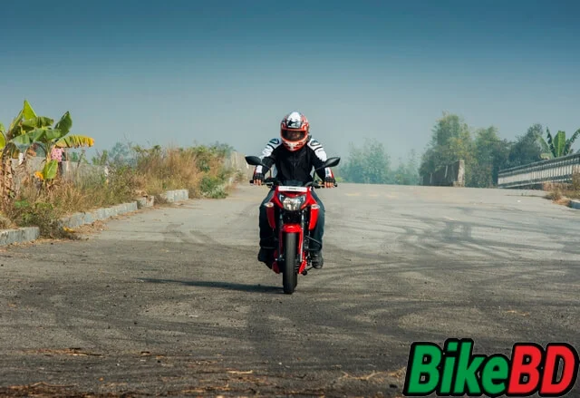 tvs apache rtr 160 4v riding