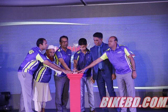 yamaha r15 v3 and yamaha fzs fi v2 dual disc officially launched in bangladesh