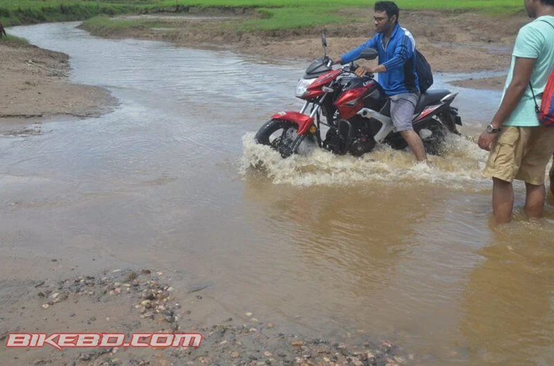 lifan-kp-150-test-ride-in-bangladesh