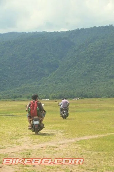 bangladesh-motorcycle-riders