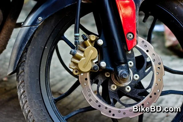 bajaj-pulsar-as150-disk-brake