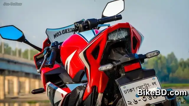 honda-cbr-150r-indonesia-2016-rear-panel