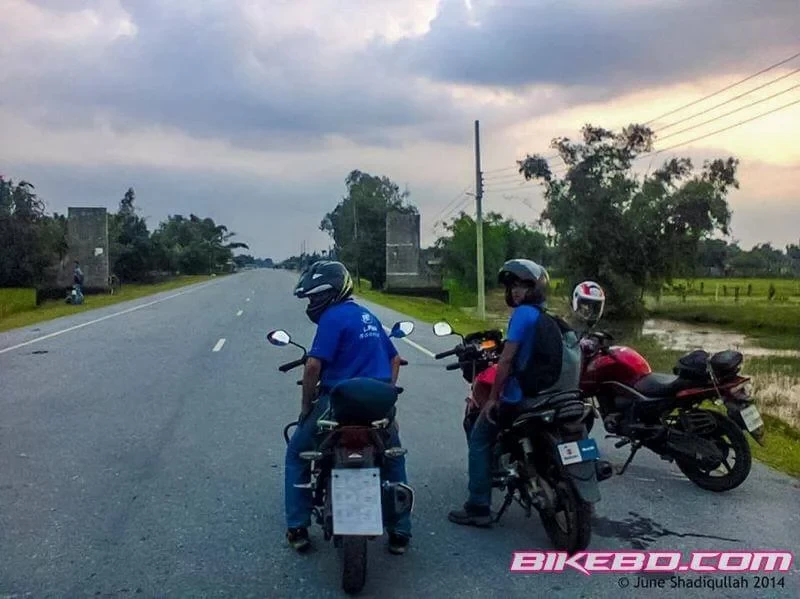 24 Hours of Throttle Twisting: Honda Cb Trigger Vs Suzuki GS150R Vs Lifan KP 150