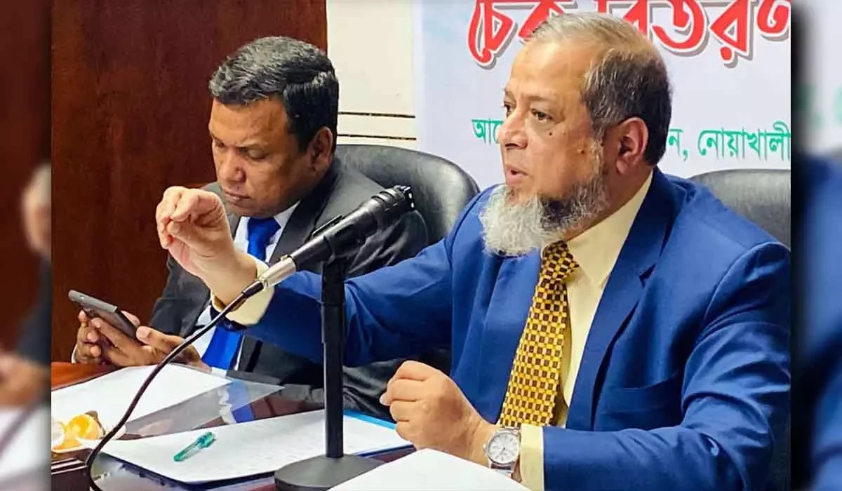 বাংলাদেশে মোটরসাইকেল বিক্রিতে দুইটি হেলমেট ফ্রি দেওয়ার সিদ্ধান্ত বিআরটিএ এর: আইন নাকি প্রস্তাব?