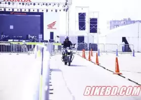 Accelerating Khulna With Honda CB Hornet 160R