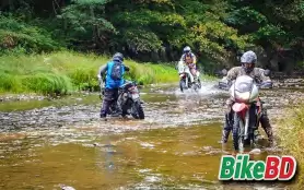 বাইক পানিতে চালালে কি ইঞ্জিনে পানি প্রবেশ করে? জানুন বিস্তারিত