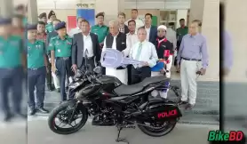 বাজাজ পালসার এন-২৫০ মোটরসাইকেল মাননীয় স্বরাষ্ট্রমন্ত্রী মহোদয়কে উপহার