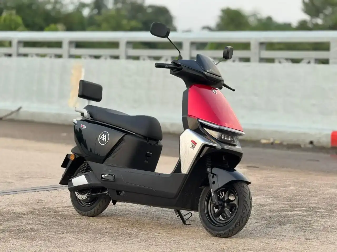 Aima F520 Right Side